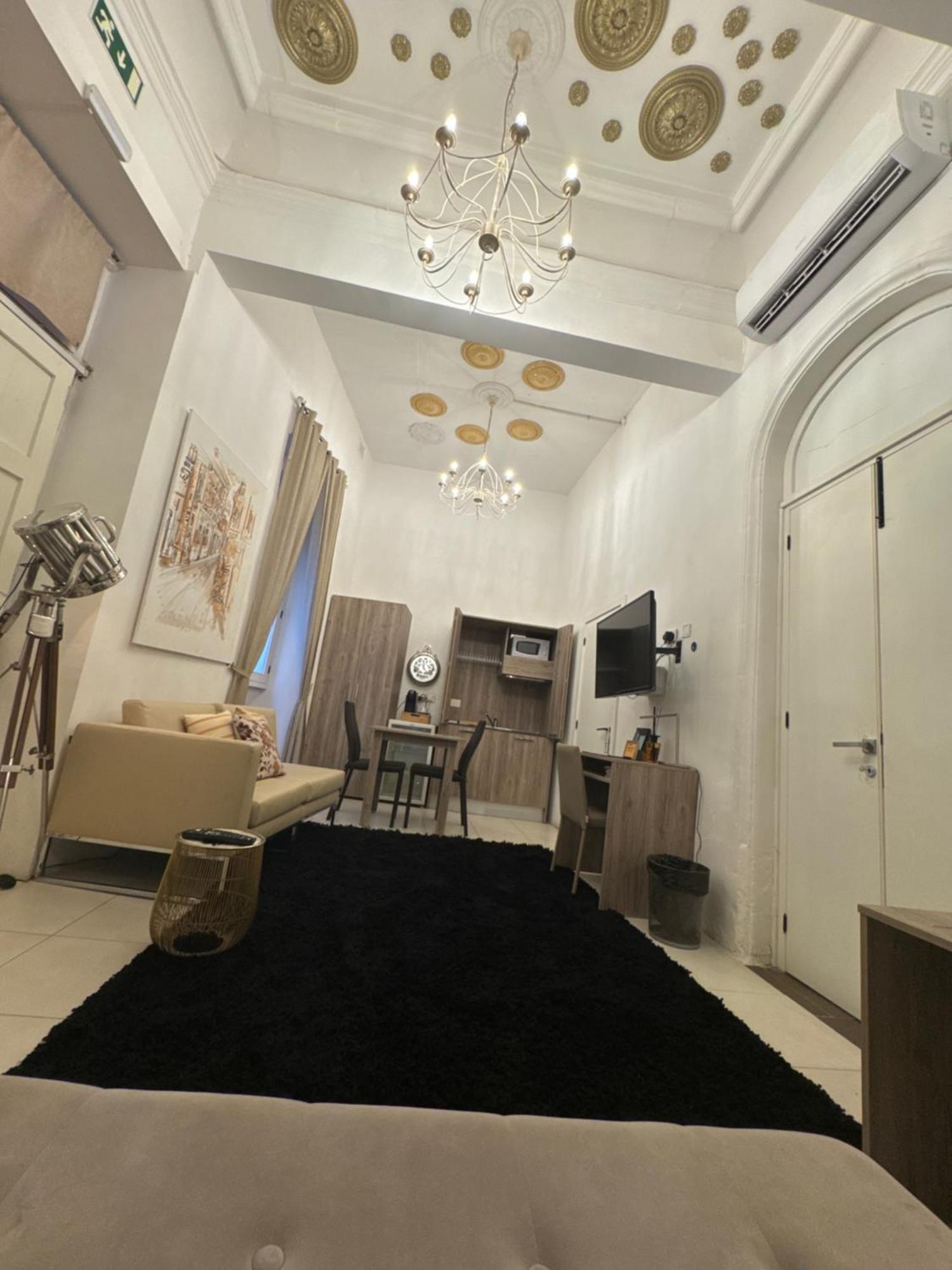 Ground Floor With Jacuzzi 0 *